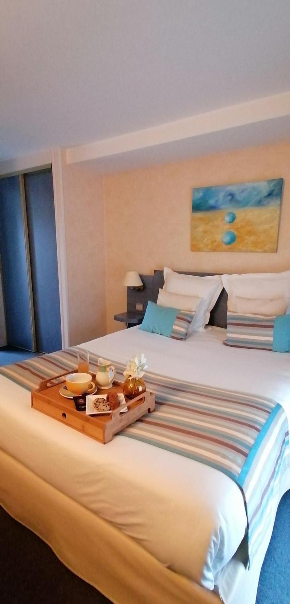Logis Hotel Le Pelican Vernantes Exterior photo