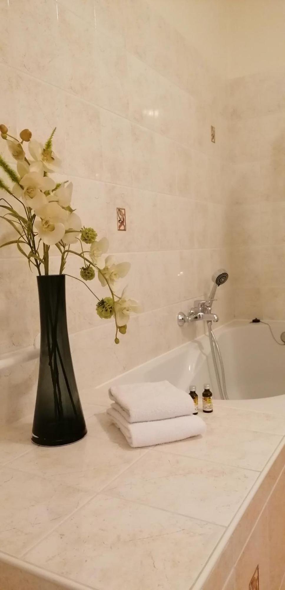 Logis Hotel Le Pelican Vernantes Exterior photo