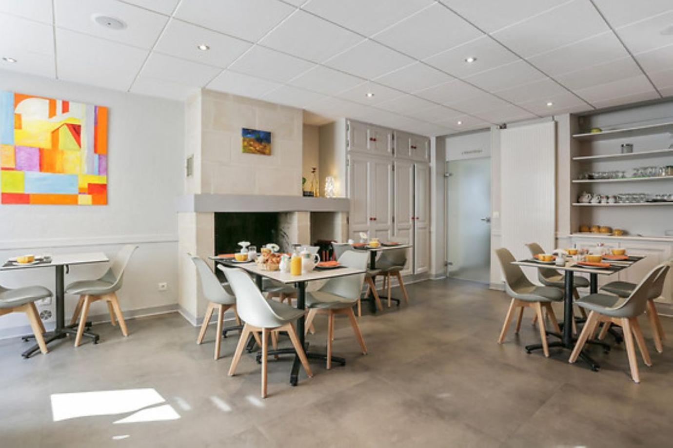 Logis Hotel Le Pelican Vernantes Exterior photo