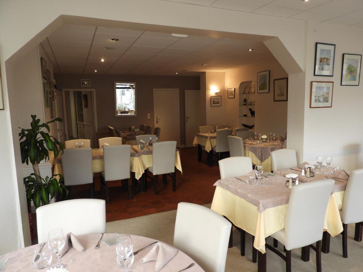 Logis Hotel Le Pelican Vernantes Exterior photo