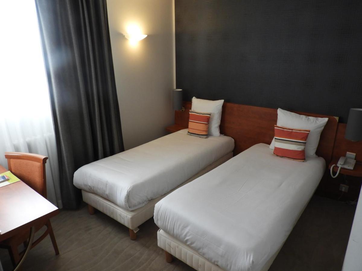 Logis Hotel Le Pelican Vernantes Exterior photo